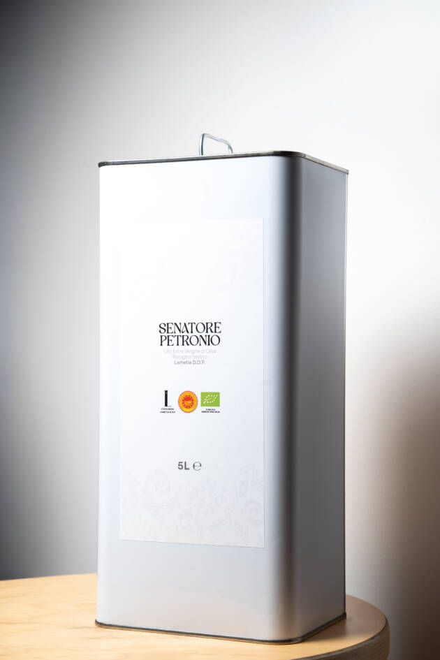 Latta da 5 L: 75 €